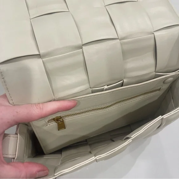 Amazon braided/woven cream crossbody purse - Picture 10 of 14